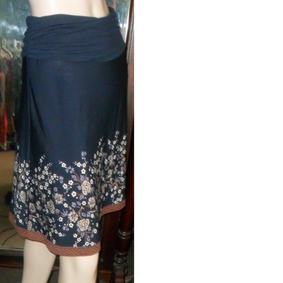 BCBG Maxazria NWOT Black Brown Knit Flare Skirt - Picture 5 of 5